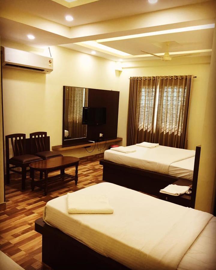 Hotel Bombay Residency--Bombay Lucky Restaurant Mangalore Exteriör bild